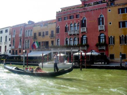 428902_433659000012576_896204133_n